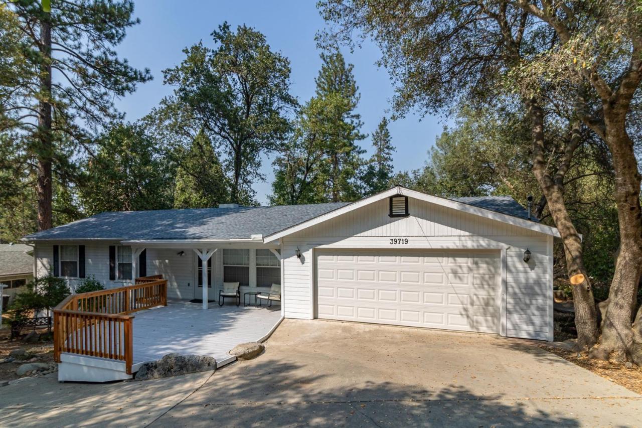 Pine Place Oakhurst Extérieur photo